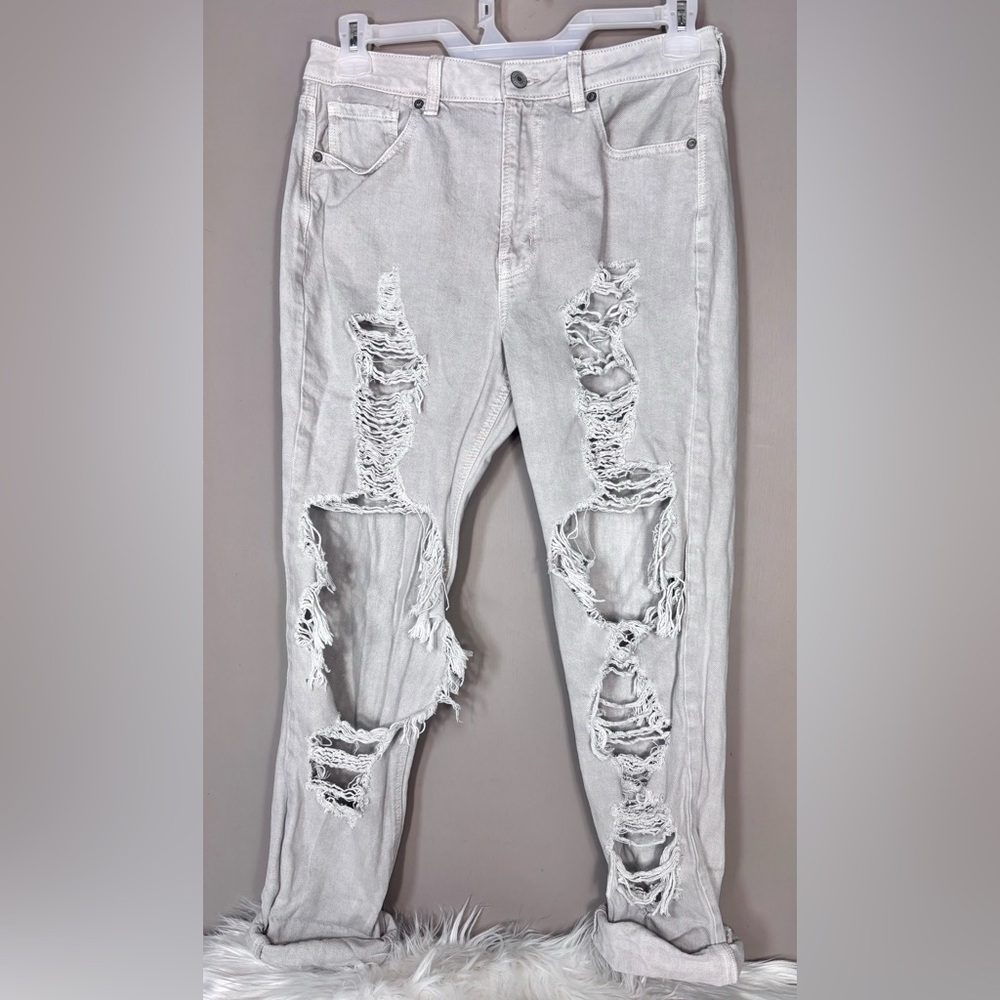 AMERICAN EAGLE OUTFITTERS Ripped Mom Jean
